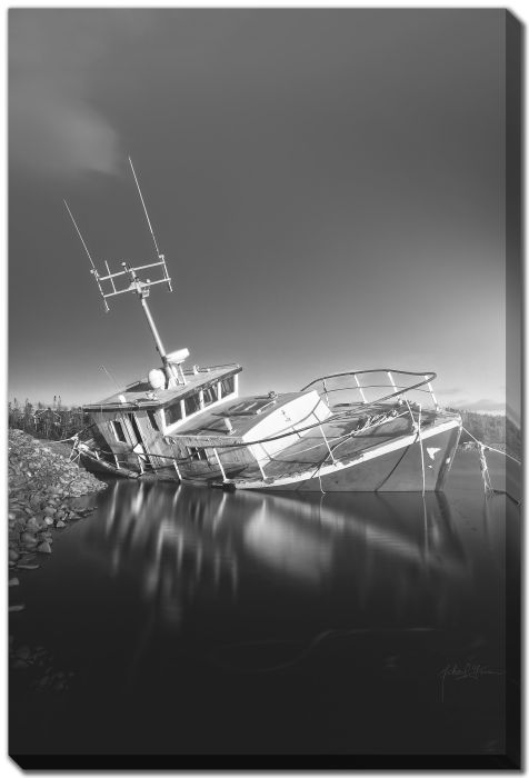 Black White Ship Wrecked 